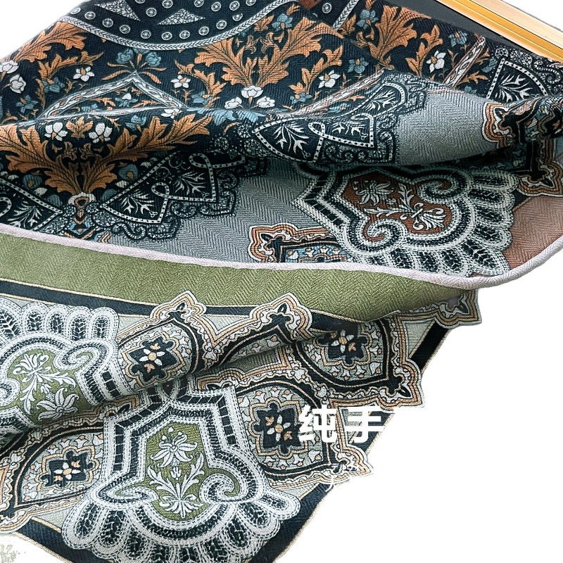 Foulard carré Central Compass  - Shawl Wrap Winter avis et prix